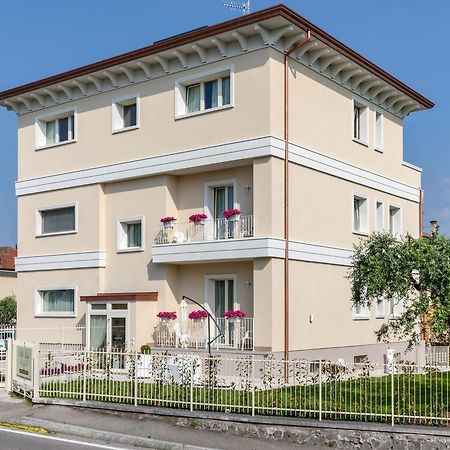 Villa Luisa Rooms And Breakfast Peschiera del Garda Dış mekan fotoğraf