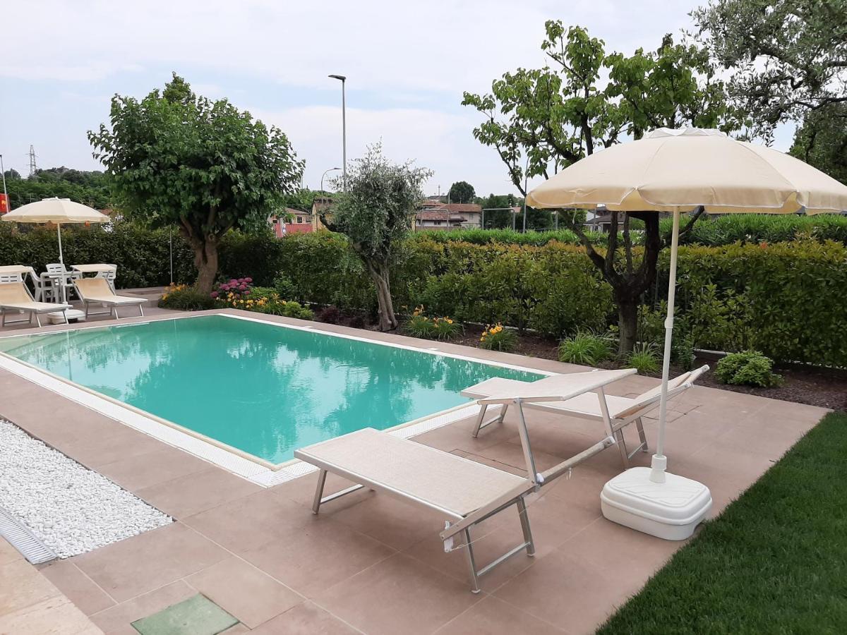 Villa Luisa Rooms And Breakfast Peschiera del Garda Dış mekan fotoğraf